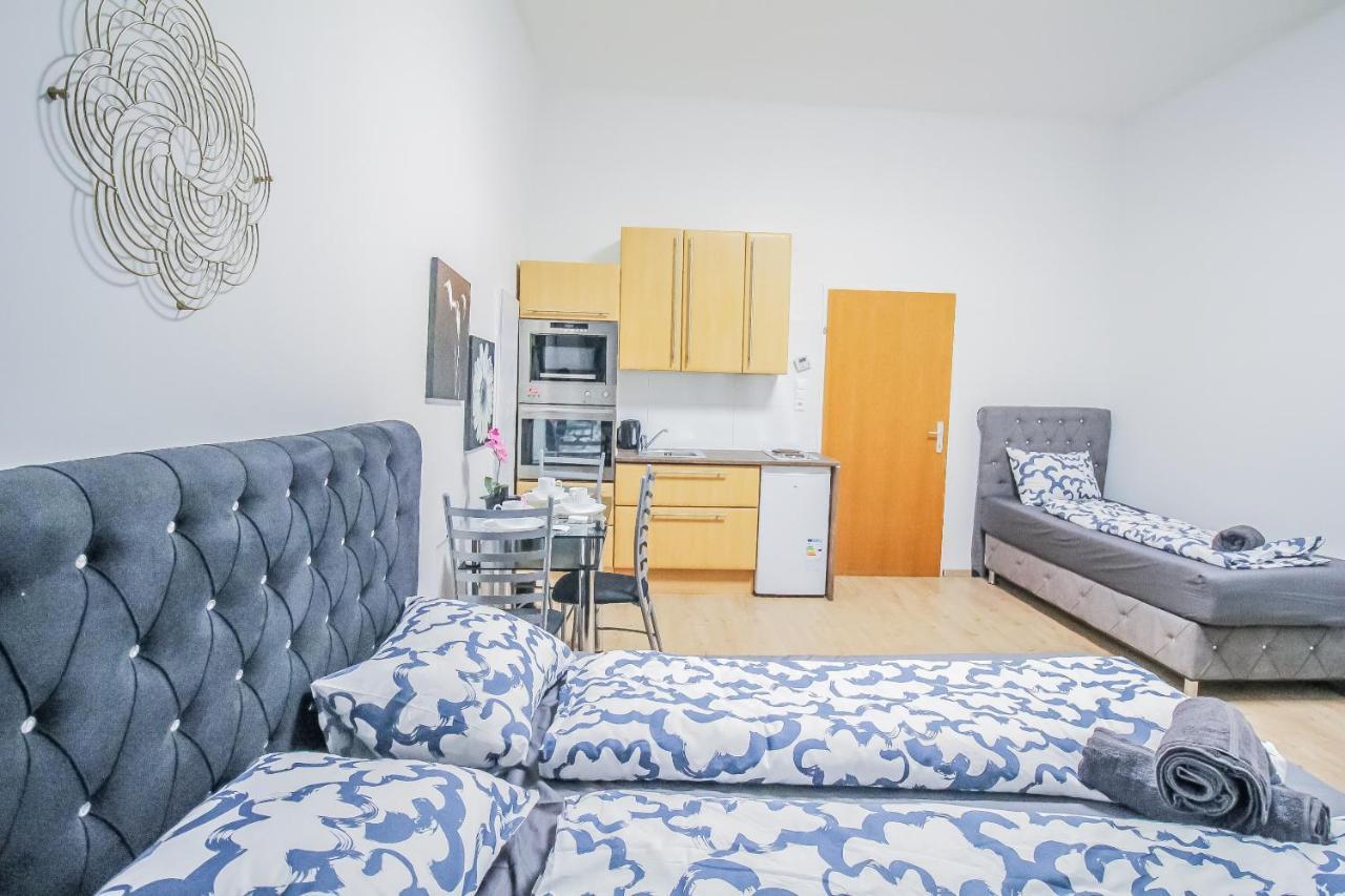 Comfort Quad Room Hn Wien Exteriör bild