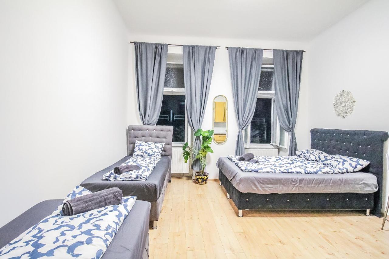 Comfort Quad Room Hn Wien Exteriör bild